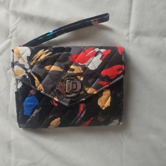 Vera Bradley Splash Floral Quilted Your Turn Smartphone Wristlet Wallet W/ Strap - Picture 1 of 4